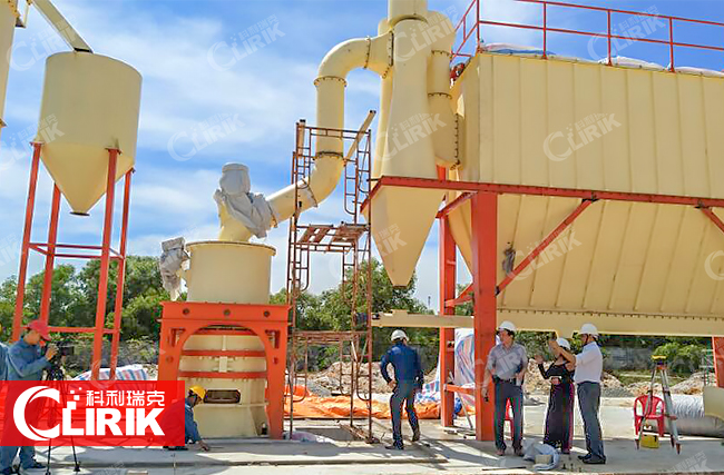 石膏粉用什么磨粉設(shè)備？石膏生產(chǎn)線工藝流程，石膏磨粉機(jī)加工設(shè)備